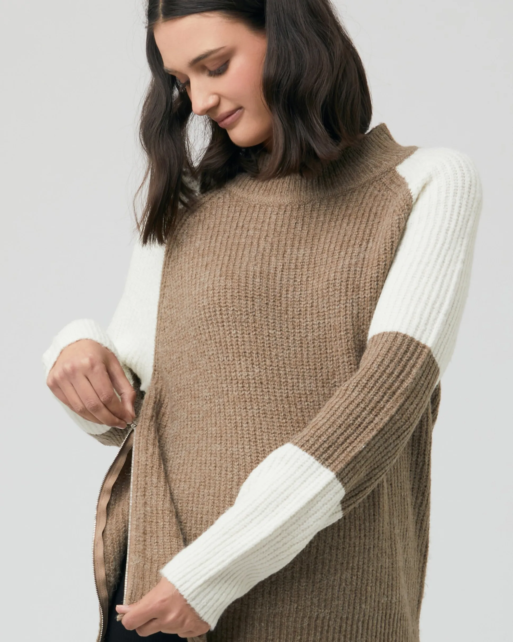 Colour Block Nursing Knit Olive / Off White
